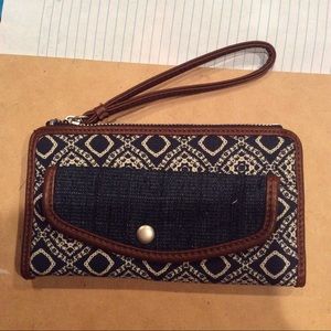 navy blue patterned wristlet